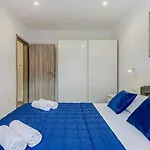 Felicita With Heated Pool Villa *