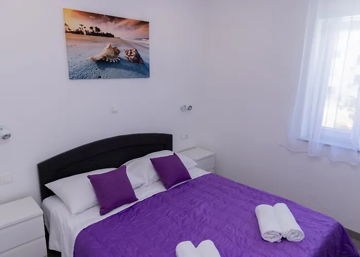 Felicita With Heated Pool Trogir