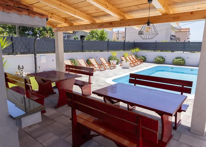 Felicita With Heated Pool * Trogir