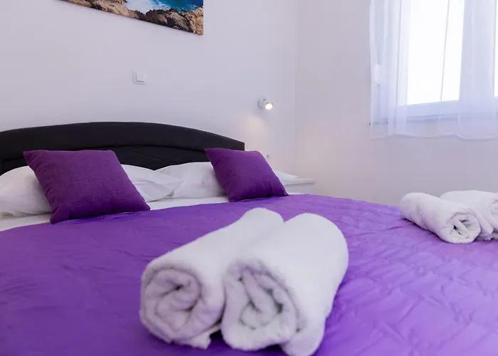 Felicita With Heated Pool Villa