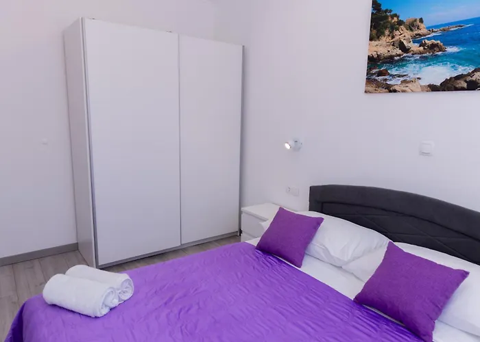 Felicita With Heated Pool Villa