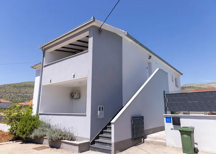 Felicita With Heated Pool Villa *