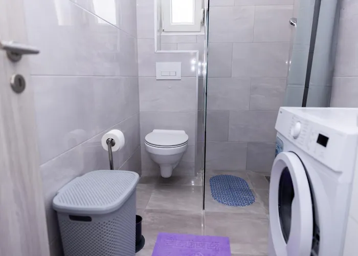 Felicita With Heated Pool Villa *