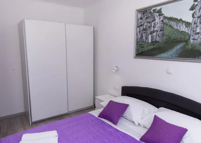 Villa Felicita With Heated Pool