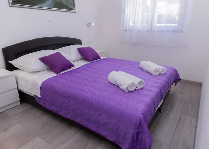 Felicita With Heated Pool Villa *