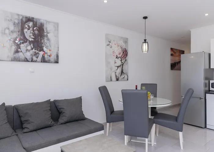 Villa Felicita With Heated Pool Trogir