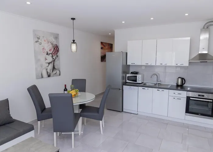 Felicita With Heated Pool *