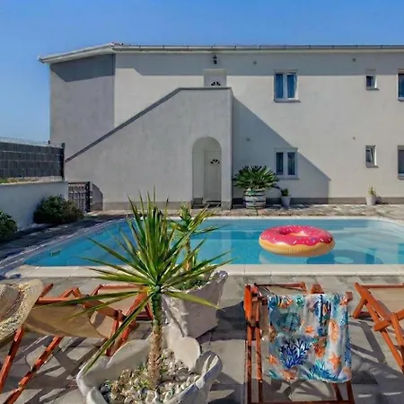 Felicita With Heated Pool Trogir