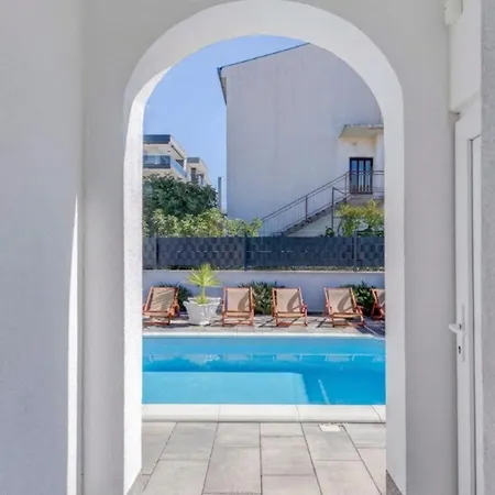 Felicita With Heated Pool